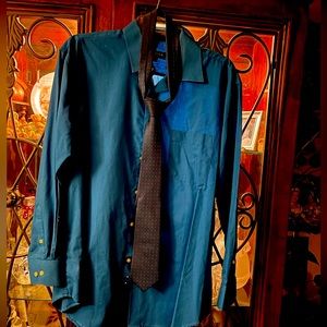 Versa dress shirt with tie